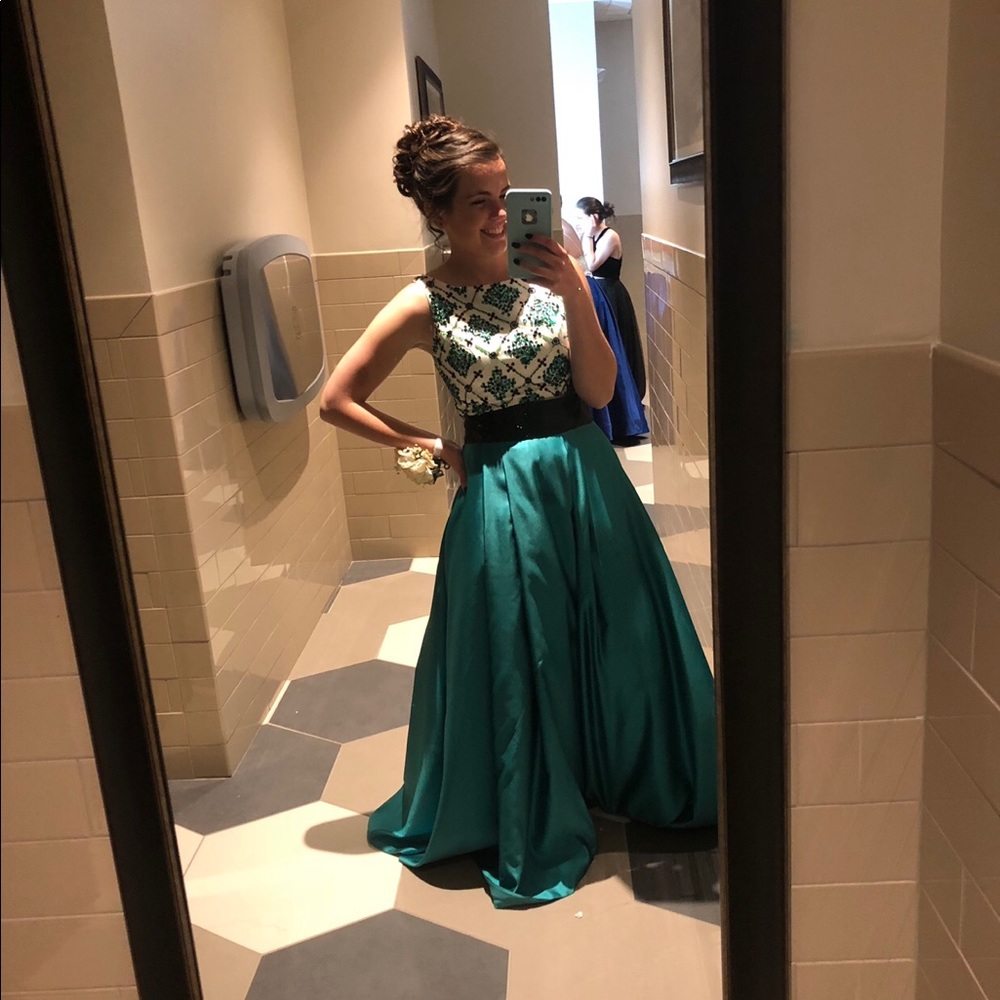 Emerald green two-piece prom dress